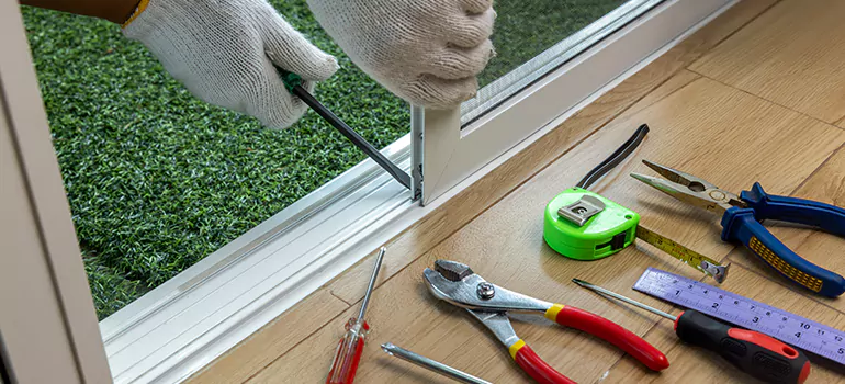 Window Hinge Repair in Saguenay, Quebec